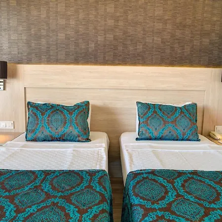 Parador Beach Hotel 3* Alanya
