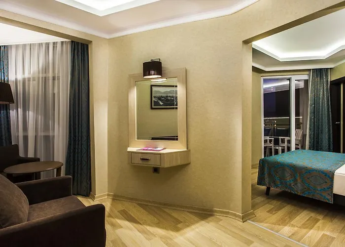 فندق Parador Beach Hotel All Inclusive 3*