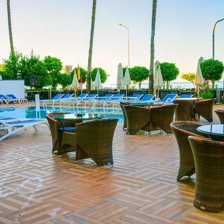 Готель Parador Beach Hotel All Inclusive 3*