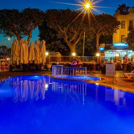 Parador Beach Hotel 3*