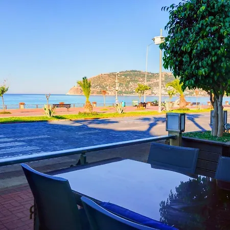 Parador Beach Hotel 호텔 3*