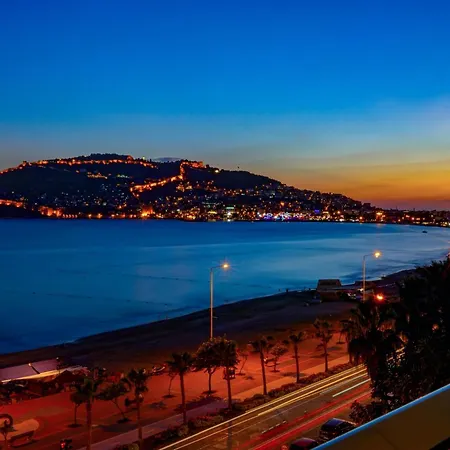 호텔 Parador Beach Hotel