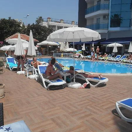 Parador Beach Hotel 호텔 알란야