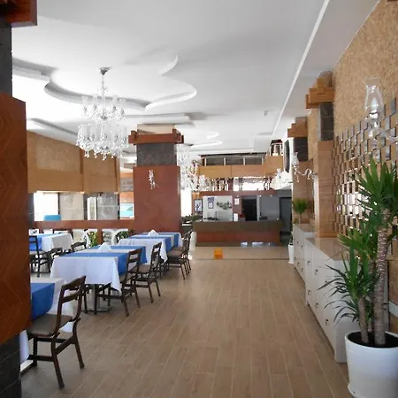 Parador Beach Hotel 3*